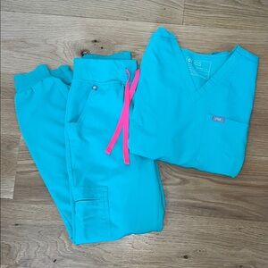 Figs Women's Teal Scrub Set